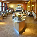 & Restaurant Mainaublick Hotel