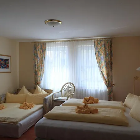 & Restaurant Mainaublick Hotel