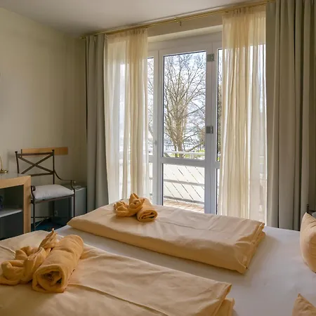 & Restaurant Mainaublick Отель 3*