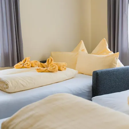 & Restaurant Mainaublick Hotel 3*
