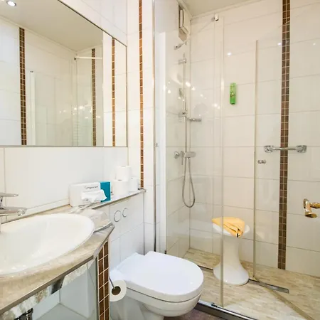& Restaurant Mainaublick Отель 3*