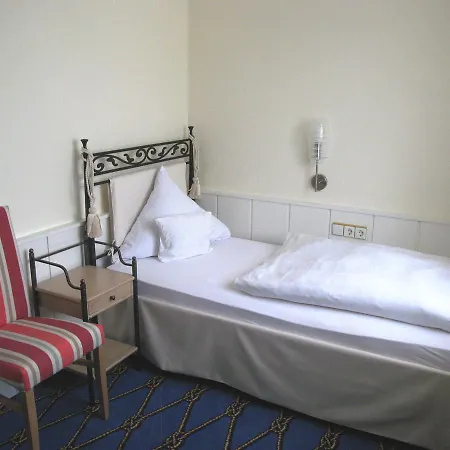 Hotel & Restaurant Mainaublick 3*