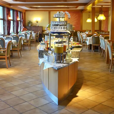 & Restaurant Mainaublick Hotel