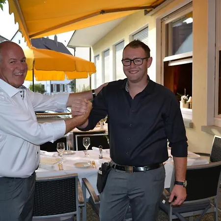 & Restaurant Mainaublick 3*