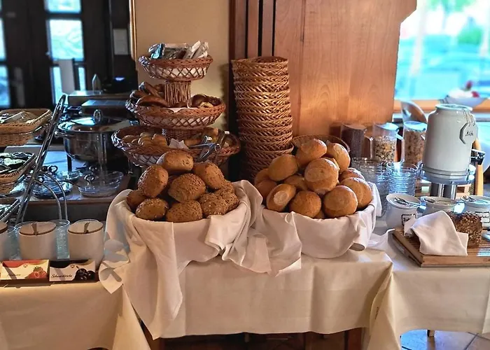 ホテル & Restaurant Mainaublick 3*