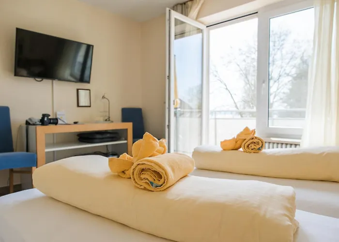 & Restaurant Mainaublick 3*