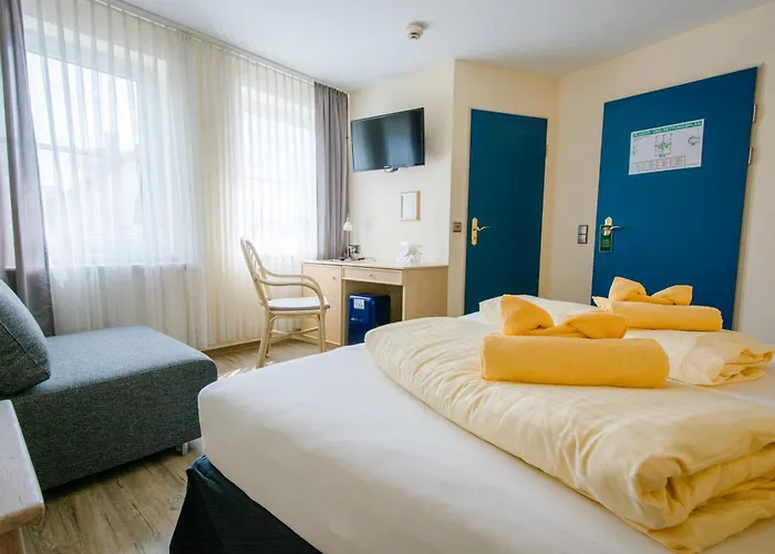 & Restaurant Mainaublick 3*