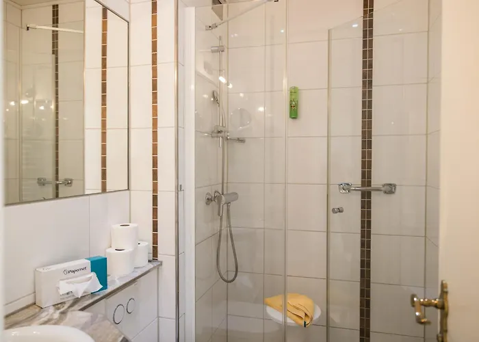 & Restaurant Mainaublick ホテル