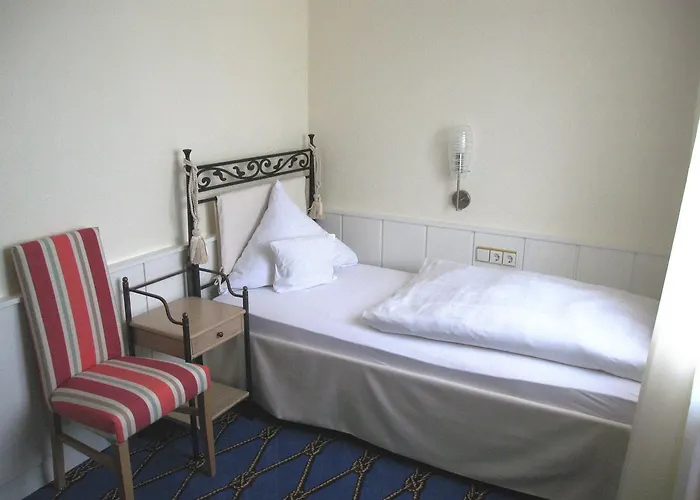 ホテル & Restaurant Mainaublick 3*